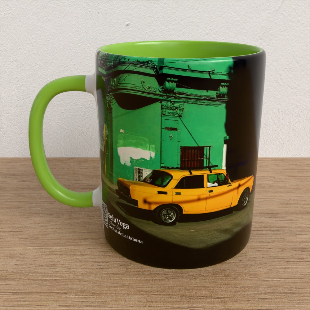 Taza con asa e interior de color Verde "Moskvich"