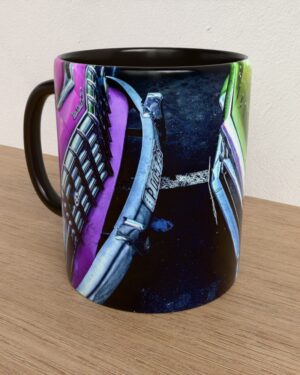 Taza con asa e interior de color Negro "Cara a cara"