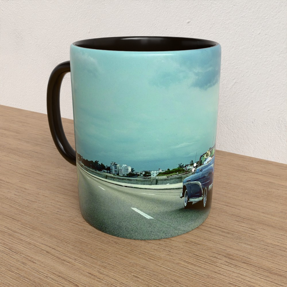 Taza con asa e interior de color Negro "Road to blue"