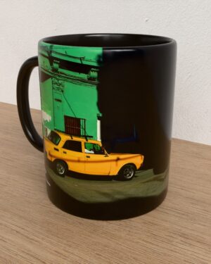 Taza con asa e interior de color Negro "Moskvich"