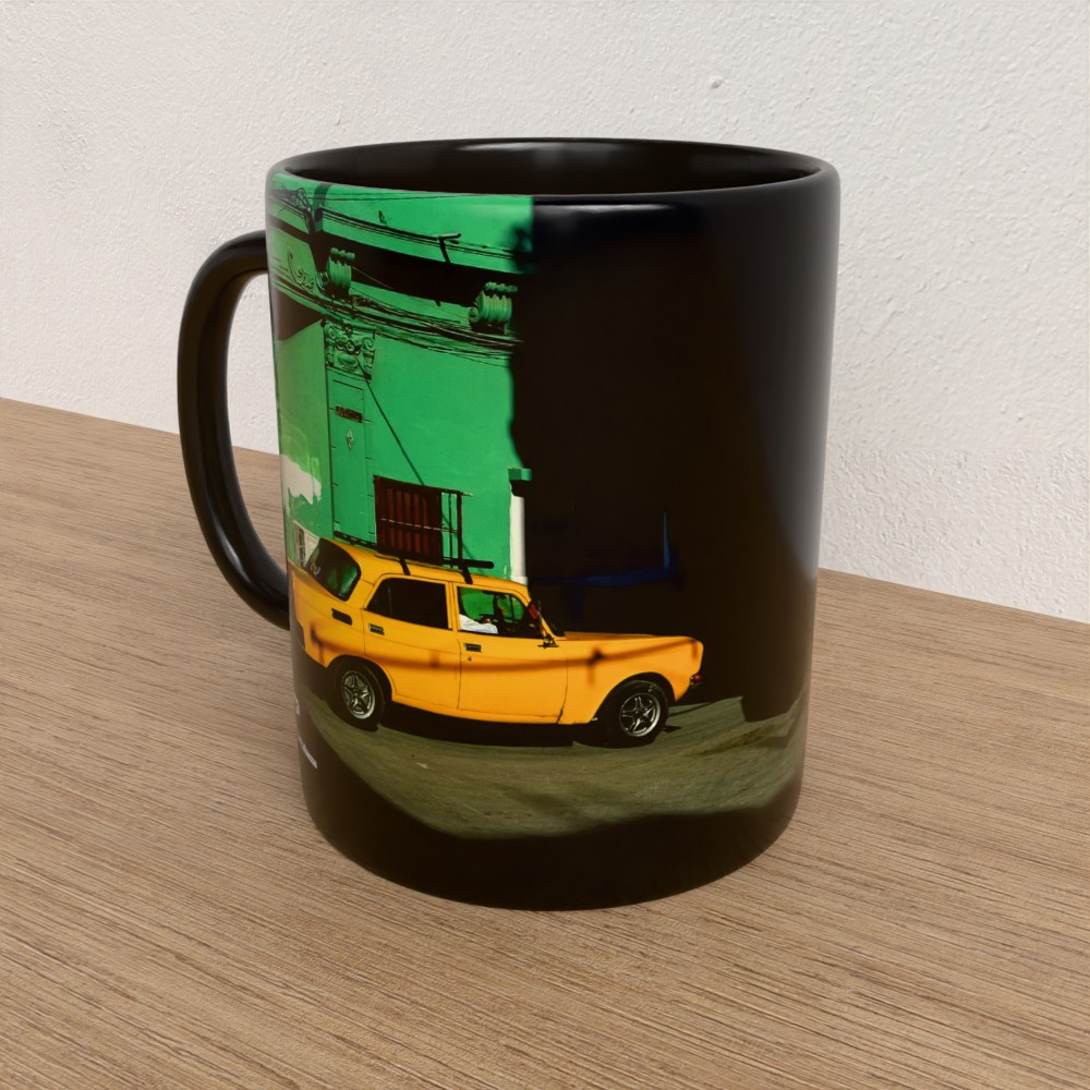 Taza con asa e interior de color Negro "Moskvich"